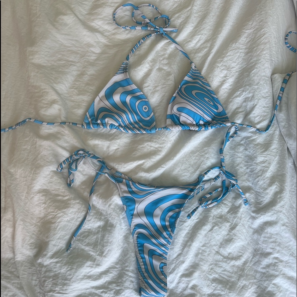 Cider Blue & White Bikini🤍💙